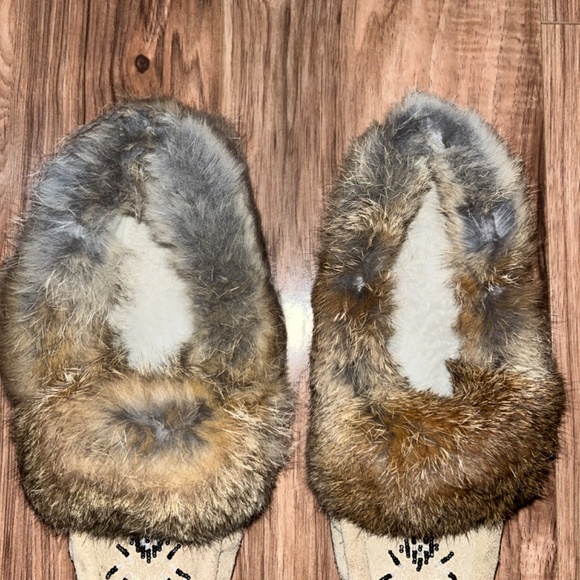 Soft Moc Cute 5 Rabbit Fur Moccasins (Size 7) - Picture 3 of 5